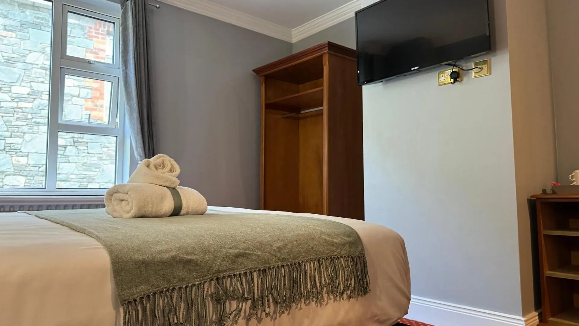 The Killarney Grand Hotel 0*,